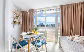 797 Holiday Rentals- Moderno, céntrico y espacioso estudio Benalmádena